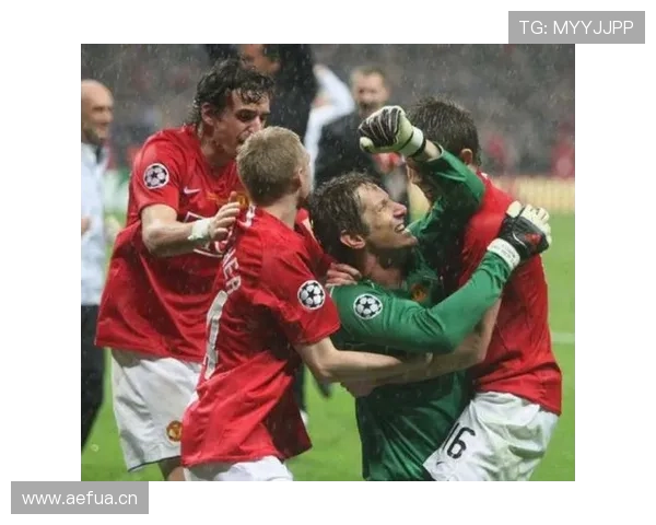 曼联争冠困境凸显：战术体系转型缓慢，豪门地位滑落下的阵容危机与战术失范