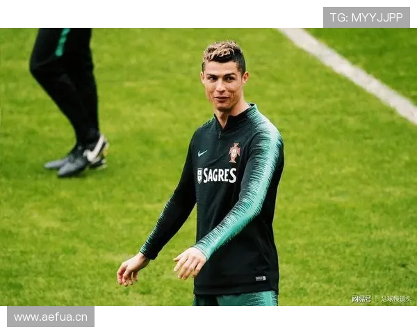 仲满训练场叼着烟，和场上那个完美形象怎么回事？