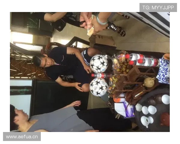 张玉宁家里冰箱贴满训练计划，连喝口水都掐表